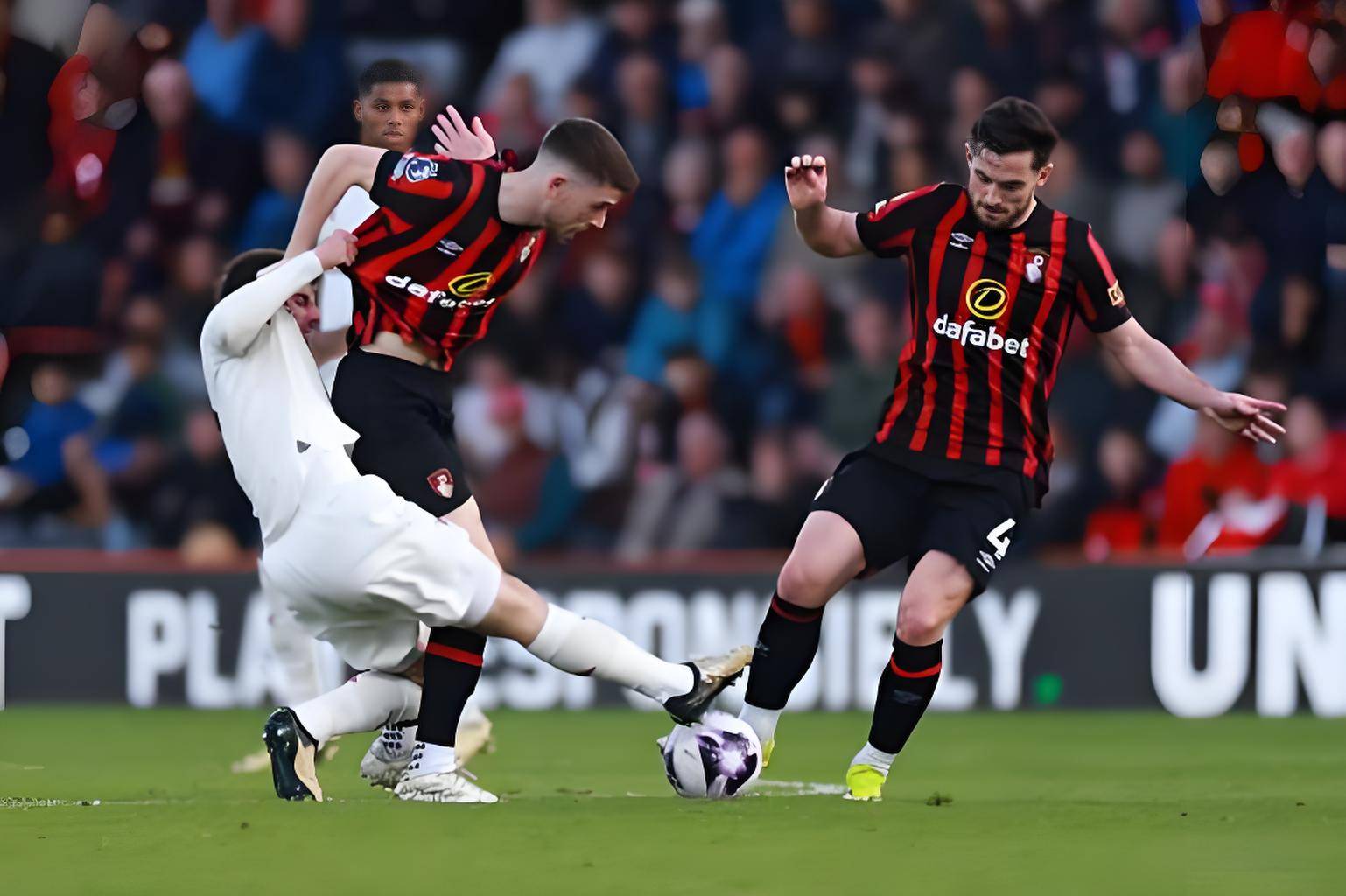 英超利兹联对伯恩利